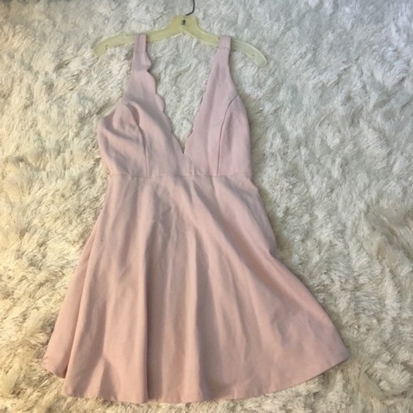 Akira Chicago Deep V Scallop Open Back PinkDress M - Picture 4 of 8